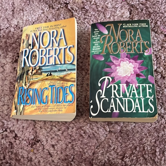 Nora Roberts Book Collection - Picture 7 of 13